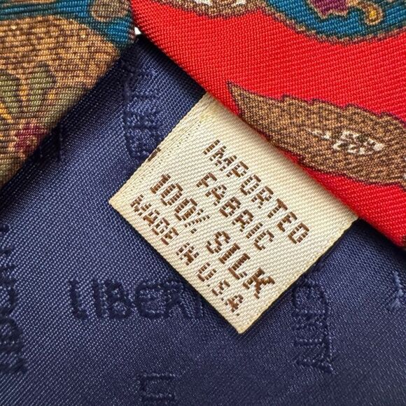 Liberty of London Red Berry Design Silk Tie - Picture 3 of 4